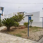 Ninemia Serifos 4
